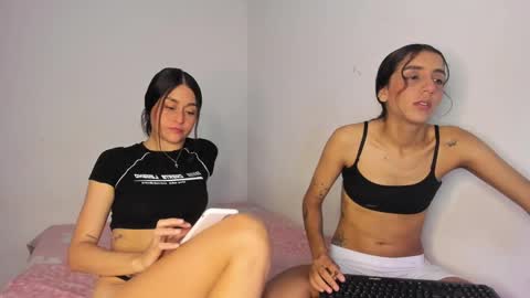 Snapshot of mia_and_kim chatting on October 2025 06:07:01 PM mia and kim online show from October 2025 06:07:01 PM