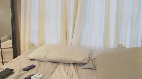 Snapshot of mia_belmont chatting on May 2026 04:46:02 PM Belmont and Mia online show from May 2026 04:46:02 PM