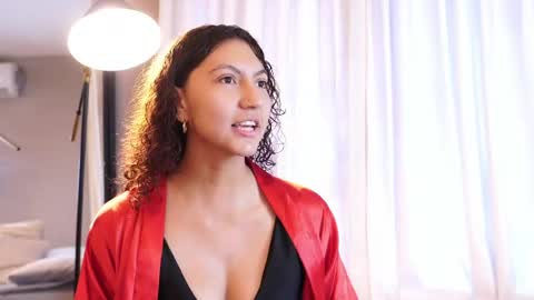 Snapshot of mia_belmont chatting on May 2026 04:45:02 PM Belmont and Mia online show from May 2026 04:45:02 PM