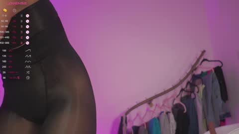 Anna online show from February 2025 08:25:01 PM