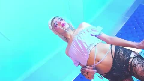 mia_collins09 online show from April 2026 05:46:02 PM