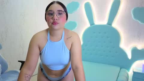Snapshot of mia_cuttee chatting on October 2025 03:25:03 AM Mia Cuttee online show from October 2025 03:25:03 AM