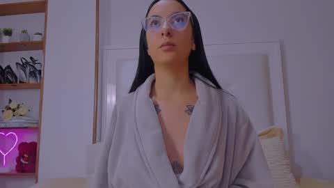 Snapshot of mia_daniellshot chatting on March 2025 12:32:02 PM Sarah Luna online show from March 2025 12:32:02 PM