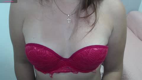 Mia online show from January 2025 03:47:02 PM