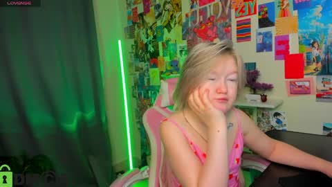 Mia online show from April 2026 02:36:02 AM