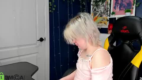 Snapshot of mia_ferd chatting on June 2026 03:04:02 AM Mia online show from June 2026 03:04:02 AM
