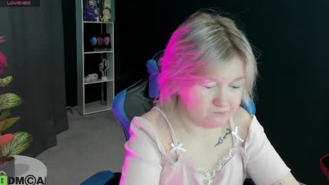 Snapshot of mia_ferd chatting on June 2026 03:05:02 AM Mia online show from June 2026 03:05:02 AM