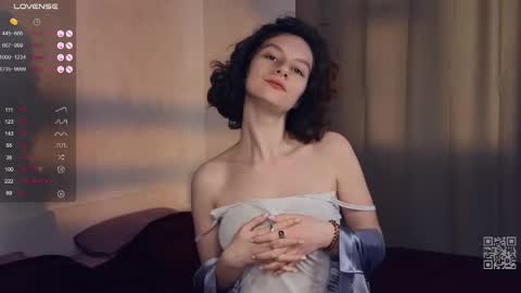 Mia  online show from March 2025 12:53:02 PM