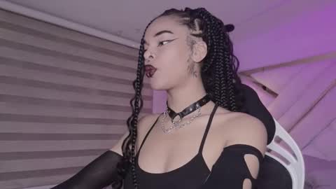 Mia online show from February 2026 06:19:02 AM