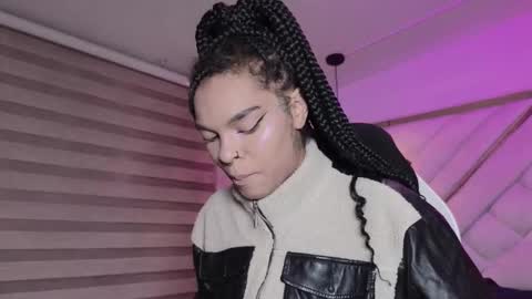 Mia online show from March 2026 03:45:02 AM