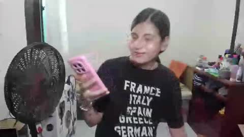 izzy online show from November 2025 09:36:01 PM