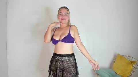 Snapshot of mia_hansper chatting on January 2025 11:19:02 PM Mia online show from January 2025 11:19:02 PM
