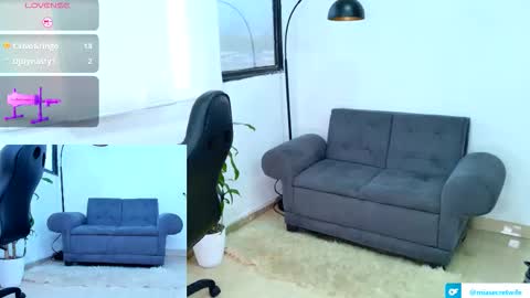 Mia.... Nice to meet you  thumb up me please its important online show from January 2026 10:12:02 PM