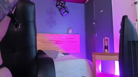 Val  online show from December 2024 08:25:02 PM