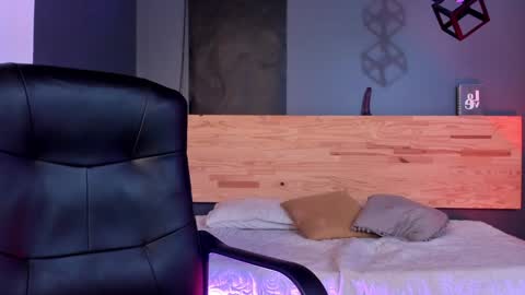 Val  online show from January 2025 12:44:02 AM