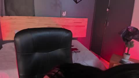 Val  online show from February 2025 09:10:01 PM