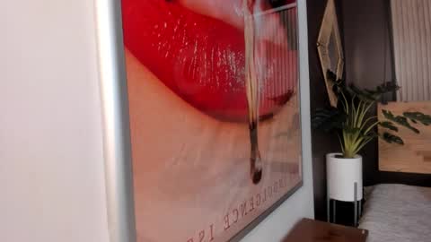 Val  online show from September 2025 11:32:02 AM