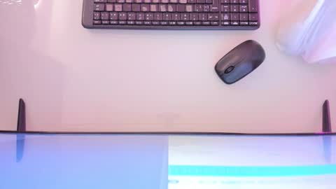    online show from October 2025 12:19:02 PM