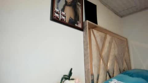 mia kaneee online show from January 2026 06:31:01 PM