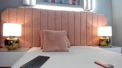 Mia online show from November 2025 02:55:02 AM