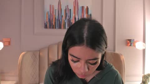 Mia online show from December 2025 02:28:02 AM