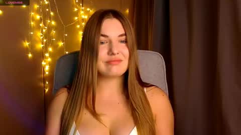 mia_lemm online show from September 2025 10:39:02 AM