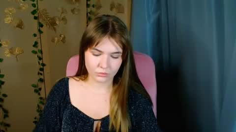 mia_lemm online show from July 2026 07:13:01 AM