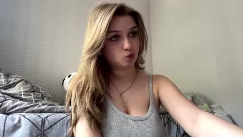 Snapshot of mia_livy chatting on June 2026 11:08:02 AM Miaaa online show from June 2026 11:08:02 AM
