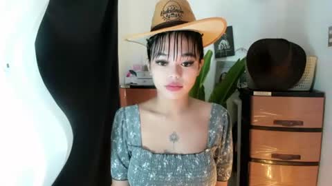 Snapshot of mia_lover9 chatting on July 2026 02:04:02 AM M I A online show from July 2026 02:04:02 AM