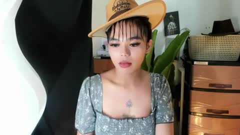 Snapshot of mia_lover9 chatting on July 2026 02:10:01 PM M I A online show from July 2026 02:10:01 PM