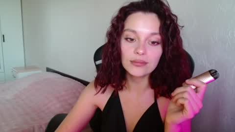 Snapshot of mia_luiza chatting on June 2026 09:45:01 AM mia_luiza online show from June 2026 09:45:01 AM
