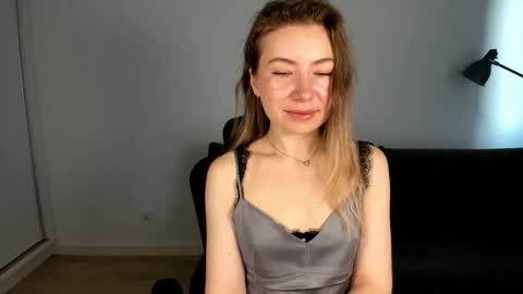 Mia online show from February 2026 07:54:02 AM