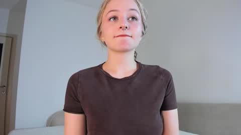 Mia here Appreciate your support online show from November 2025 12:38:02 PM