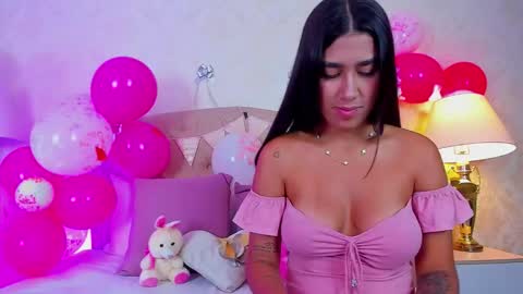 mia montess online show from March 2026 02:33:02 PM