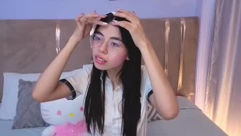 Snapshot of mia_naive chatting on July 2026 11:58:02 AM Mia online show from July 2026 11:58:02 AM