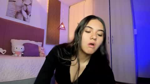 Mia Nevaeh - follow me online show from November 2025 08:24:02 PM