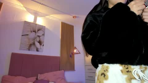 Mia Nevaeh - follow me online show from April 2026 07:51:01 PM