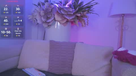 Mia online show from April 2026 11:18:02 AM