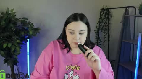 Mia online show from February 2026 11:12:01 PM