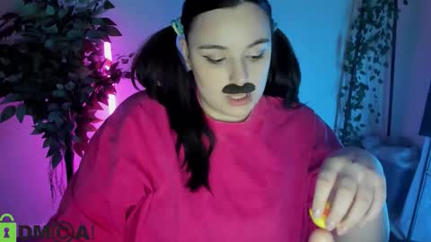 Mia online show from February 2026 06:19:02 AM