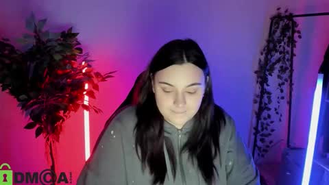 Mia online show from February 2026 11:05:02 PM