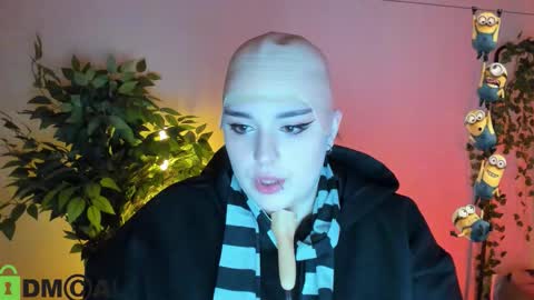 Mia online show from February 2026 12:42:02 AM