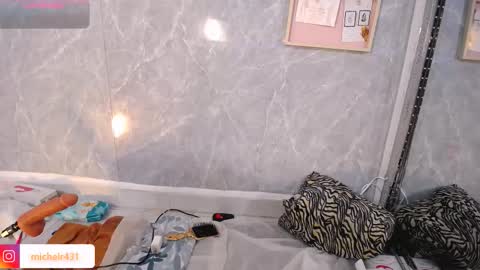 mia reys online show from March 2026 12:22:01 PM