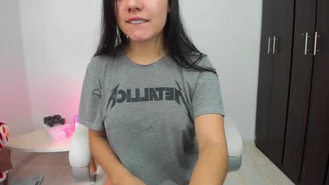 Snapshot of mia_rise chatting on January 2025 05:37:02 PM Mia online show from January 2025 05:37:02 PM