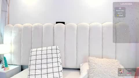 Snapshot of mia_rom chatting on February 2025 12:39:01 PM Mia online show from February 2025 12:39:01 PM