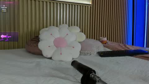 Snapshot of mia_rosalie chatting on April 2026 09:30:02 PM mia_rosalie online show from April 2026 09:30:02 PM