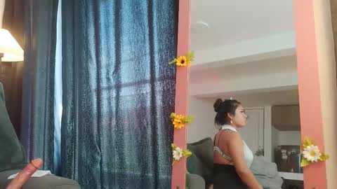 Mia online show from February 2026 07:45:01 PM