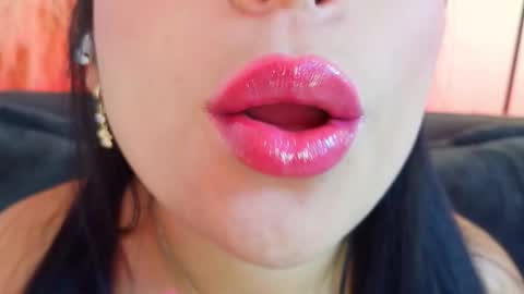 Mia online show from March 2026 10:15:01 PM