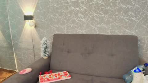 Snapshot of mia_roux13 chatting on December 2024 07:11:01 PM Mia Roux online show from December 2024 07:11:01 PM