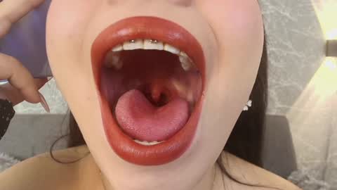 Snapshot of mia_roux13 chatting on January 2025 10:57:01 PM Mia Roux online show from January 2025 10:57:01 PM